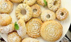I made this exactly as the recipe stated, but i hope you like these somewhat healthy little chocolate cookies! Maamoul Cookie Recipe With Dates For Ramadan Well Good