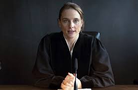 Schirach will mit seinen stücken zur diskussion anregen, eine einstellung. Ferdinand Von Schirach Feinde Gegen Die Zeit Das Gestandnis Der Prozess Kritik Zum Film Tittelbach Tv