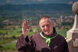 Ferences rendi szerzetes, a dévai szent ferenc alapítvány alapítója. A Parvalasztas Elott Allo Fiatalokhoz Es A Hazasparokhoz Is Szol Bojte Csaba Vasarnap Hu