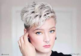 I would recommend using a matte pomade to enhance texture and give a little body. 13 Modern Androgynous Haircuts For Everyone