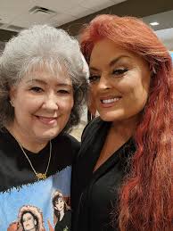 Meeting Queen at the Judds' final tour in Worcester, MA