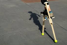 Un Guide De Montage Pour Construire Ses Echasses Type Landaises En Bois Echasses Echasses Echassier Echassier Echassiers Echassiers Echasses Diy Noisiel