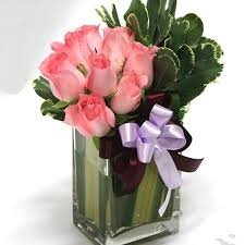Buy Special Gifts For Mother S Day At Wonderfulflora A Leading Online Flower And Gift Store In Singapore Flower Delivery Flowers Table Flowers