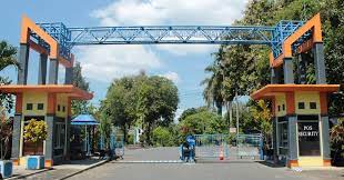 Bendungan karangkates atau biasa disebut bendungan sutami terletak di desa karangkates, kecamatan sumberpucung. Bendungan Karangkates