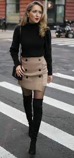 Cuissardes femmes noires bout pointu talon épais cuissardes au genou. Cuissardes Avec Un Jupe 20 Modeles Qui Claquent Jupe Avec Des Cuissardes Noires Tenue Avec Cuissarde Cuissardes Noires Cuissardes Look