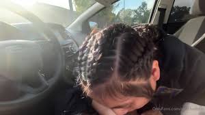 Getting Head In The Car - EPORNER