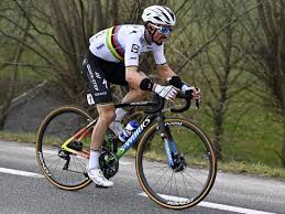 Watching julian alaphilippe crying after the race was postponed is so frustrating. Radsport Erster Saisonsieg Fur Julian Alaphilippe