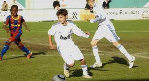 Fans react to julian alvarez transfer rumour. Julian Alvarez El Pibe Argentino Que Jugo En Real Madrid Y Hoy Es Sparring De Lionel Messi