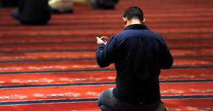 Sünnetten sonra, namaza aykırı bir şey ile uğraşmadan ayağa kalkılır, kamet her iki rekatı bağımsız namaz gibidir. Namaz Rekatlari Bes Vakit Namazlar Kac Rekat Sabah Ogle Ikindi Aksam Ve Yatsi Namazi Rekat Sayilari Son Dakika Haberler