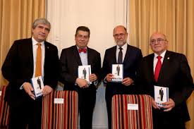 Luis Riveros realiza lanzamiento de su nuevo libro en Concepción