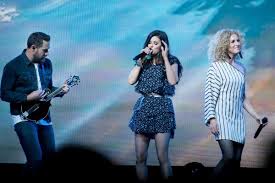 Nightfall is the ninth studio album by american country music group little big town. Little Big Town Makes Case For New Nightfall Album Playing It In Full At The Fox Concert Reviews Stltoday Com