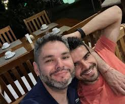 Se acabó el amor entre Sergio González, de canal 8, y el Ministro de  Comunicación?