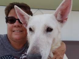 Is she a white fox in this picture? #echodoglinda