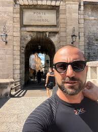 Ciao a tutti ho un problema magari qualcheduno ne sa più di me gsr6002007  stamattina partito appena fermo si spegne e si accende la spia della chiave 