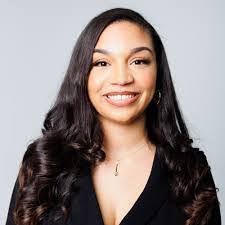 Meredith Gilbert's Instagram, Twitter & Facebook