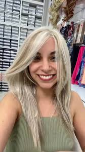 Gestione Parrucca Profumata: Nuovo Taglio e Installazione