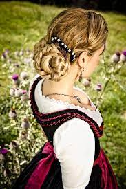 Photos By Lupi Spuma Oktoberfest Hair Dirndl Hair German Hairstyle