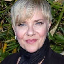 Cara Riggs's Instagram, Twitter & Facebook