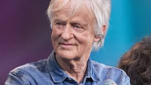 Vidéo : Dave hospitalisé après sa chute : "Il a morflé, il s'est bien cogné  la tête", un célèbre ami donne des nouvelles