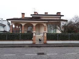 Troverai offerte per case di ogni tipologia e metratura, dagli appartamenti alle case indipendenti, fino ai loft e alle ville a schiera. Rovigo Sarzano Villa Singola A Rovigo In Vendita