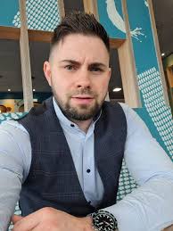 Give me turkey teeth please and change the background to something funny.  Cheers 🍻