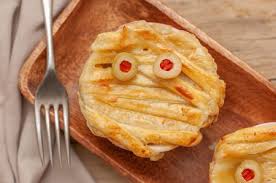 Halloween themed dinner menu for adults: 22 Spooky Halloween Dinner Ideas