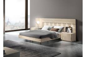 C'est impossible vivre confortablement et ranger tout ses affaires sans des solutions intelligentes et des meubles fabriqués sur mesure. Lit Adulte Avec Chevets Tete De Lit Eclairee Pour Chambre Adulte