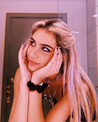 Take me back to the resorts world bathroom please and thank you