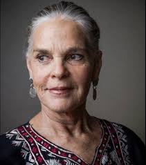 She was considered the most beautiful woman in Hollywood. Today at 85, she  is unrecognizable Check the 1st comment👇