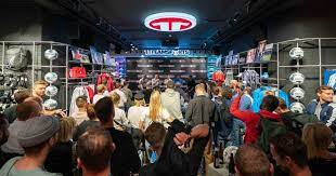 Fortuna düsseldorf wechselt den ausrüster. 11teamsports Schickt Fortuna Dusseldorf Mit Adidas Aufs Feld Sazsport De