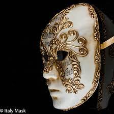 This luxurious and one of a kind masquerade mask is all you need to gift yourself no matter what masquerade event or dinner. Volto Sinfonia Venetian Masquerade Mask