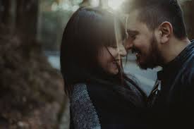 10 semplici cose che ogni uomo può (e DEVE) fare per conquistare la donna  della sua vita