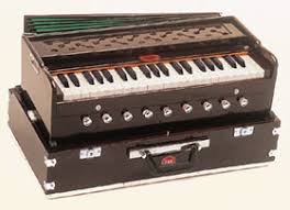 Harmonium Bina No 17 Deluxe Portable Bhaktivedanta Library Services Comes with a good quality heavy duty padded carry bag. harmonium bina no 17 deluxe portable