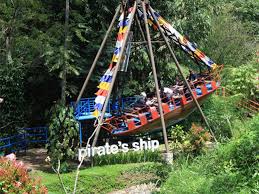 If ye be wantin' to join our crew as a pirate we be expectin' you hold true to the ol' pirate code! Pirates Ship Dago Dream Park