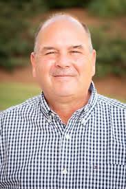 Dee Lovelace's Instagram, Twitter & Facebook