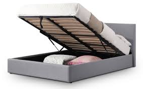 Biscuit tufting and black feet lend a clean, contemporary look. Pozzuoli Modern Crisp Light Grey Fabric Lift Up Storage Bed King Size Bed 18jb439