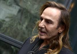 Humilié par Dior, John Galliano prend sa vengeance
