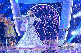 Heartbeat is the debut album by german singer sarah lombardi. Sarah Lombardi Gewinnt Als Skelett Die Dritte Staffel Von The Masked Singer Stuttgarter Nachrichten