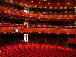 Den sattes upp på göteborgsoperan med premiär den 27 september 1998 och 2008. Goteborgsoperan Salongen Mapio Net