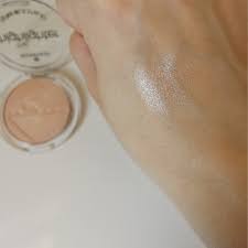 70 results for essence highlighter. Essence The Highlighter 10 Heroic Swatchitforme