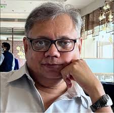 Should I upgrade to the Nikon Z6 or stick with the D800?