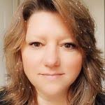 Joelle Holmes's Instagram, Twitter & Facebook