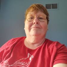 Jo Wiggins's Instagram, Twitter & Facebook