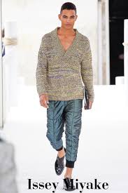 Le professeur de sport est loin de se douter qu'une nouvelle dispute va l'amener sur la trace d. Terence Telle For S S 2015 Shows Uno Models Barcelona Madrid