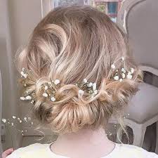 This is a cool hairstyle that is achieved with nice long and straight hair. Keep Them Looking Lovely 50 Heartwarming Flower Girl Hairstyles Hair Motive