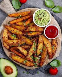 Crispy Oven Baked Potato Wedges By Xanjuschx Recipe 4 Medium Sized Yellow Potatoes 3 Tbsp Olive Oil 2 Tbsp All Purpose Flour Aesthetic Food Food Food Goals