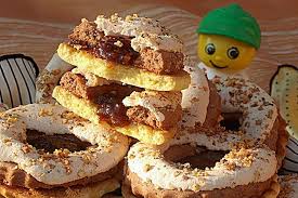 Mos Craciun Vine De La Just T Romania Food Desserts Doughnut
