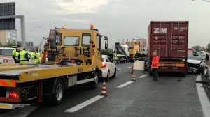 Nessuna consegna a domicilio cibo da asporto. Incidente In Tangenziale Est A Milano Due Morti Foto Prima La Martesana