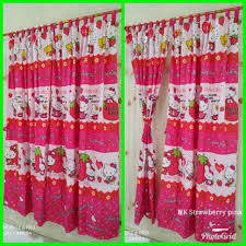 Jual tirai kamar mandi hello kitty. Gorden Hello Kitty Strawberry Untuk Jendela Dan Pintu Shopee Indonesia