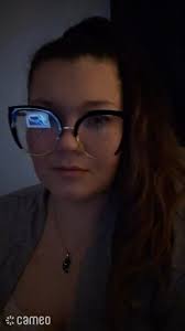 This Cameo from Amber is the ridiculously cringy,she mispronounces her OWN  NAME